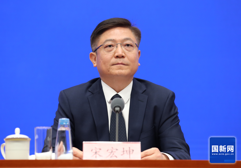 國(guó)家能源局：截至4月底，風(fēng)電光伏裝機(jī)歷史性超過(guò)火電裝機(jī)